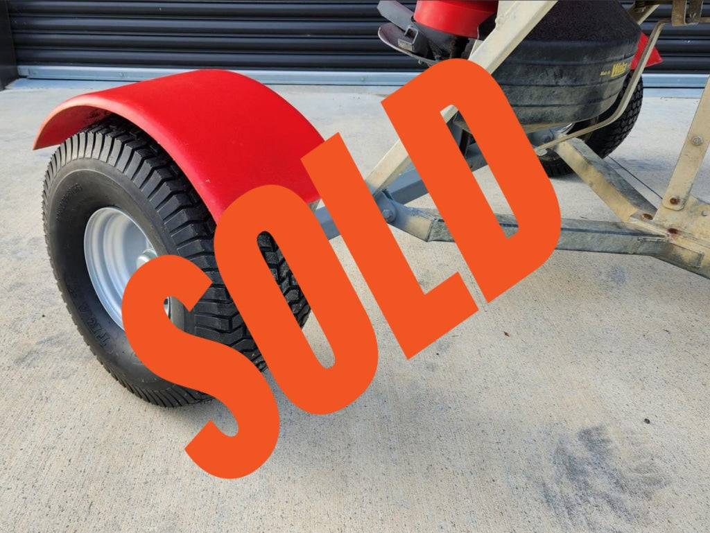 Used Walco 350L Wide Axle Spreader - New Rims & Tyres
