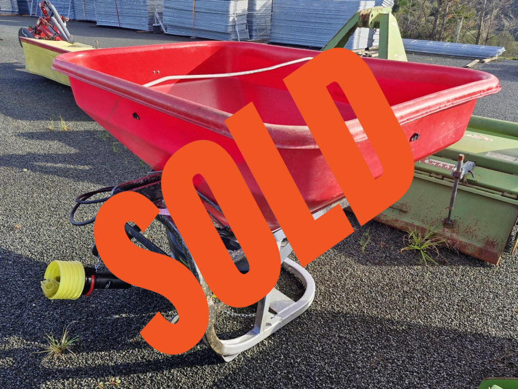 Used Walco 6.75 Fert Spreader Used Farm Implement