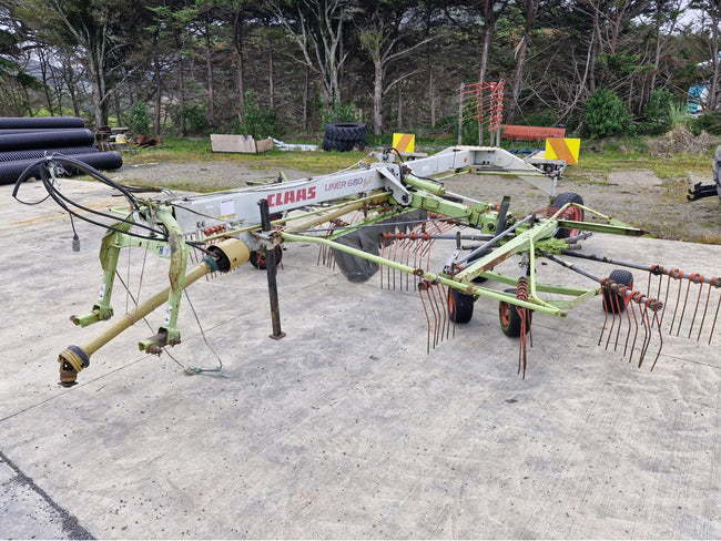 Used Claas Liner 680 Rake
