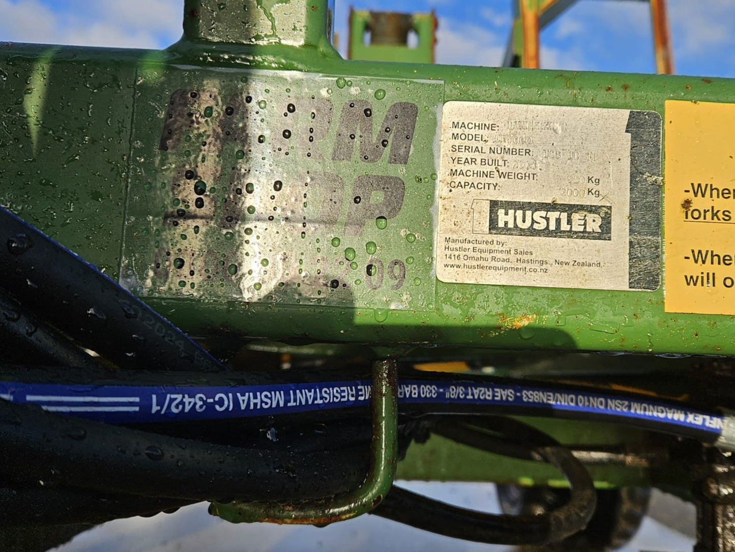 Used Hustler Chainless 4000 Bale Feeder | FarmShop NZ