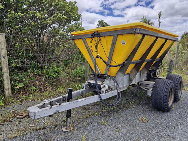 Used Tandem Axle CUB 5T Fert Spreader