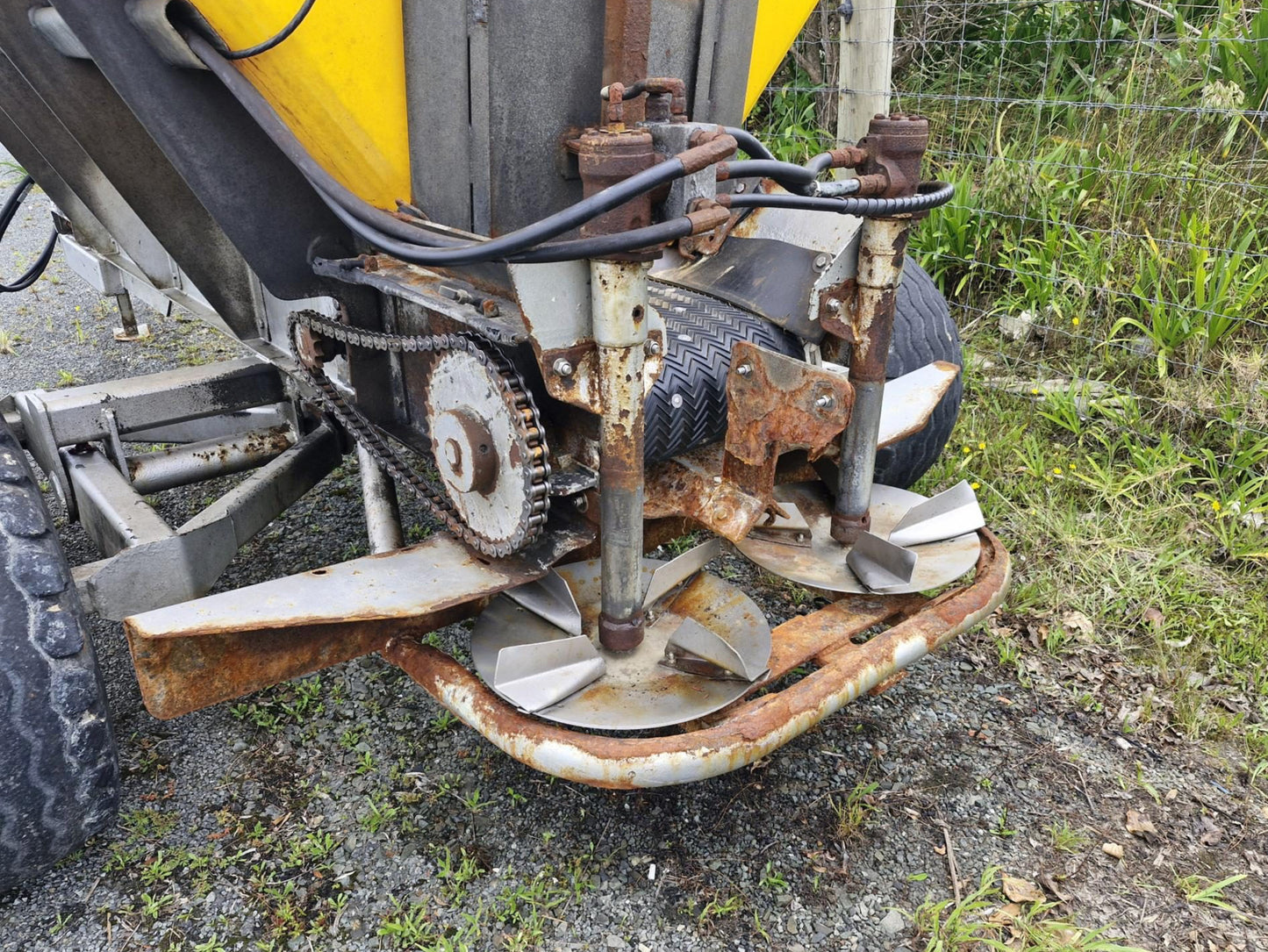 Used Tandem Axle CUB 5T Fert Spreader