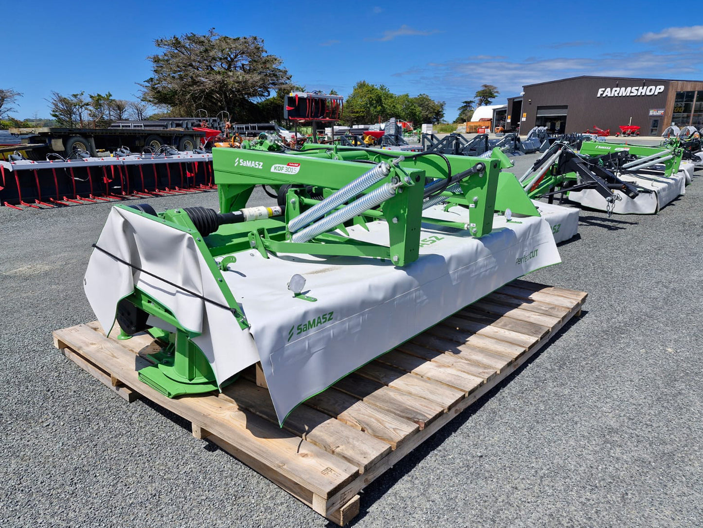 KDF301S – 3m Front Direct Drive Conditioner Mower - Last seasons stock