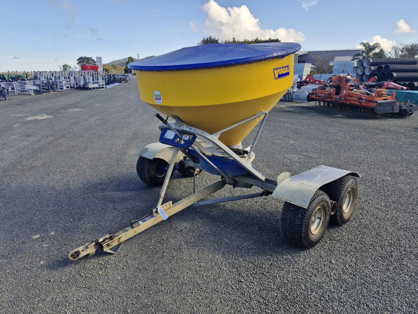 Used Tandem Axle Vogal Spreader 750L