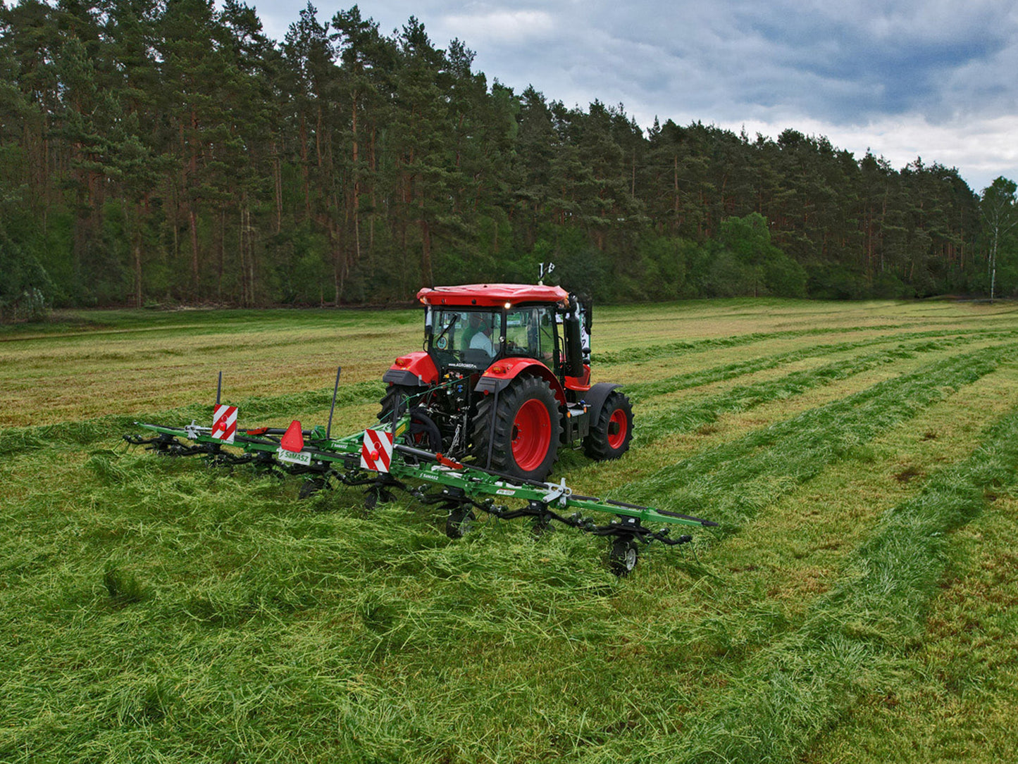 SaMASZ Rotary Tedder P8 890